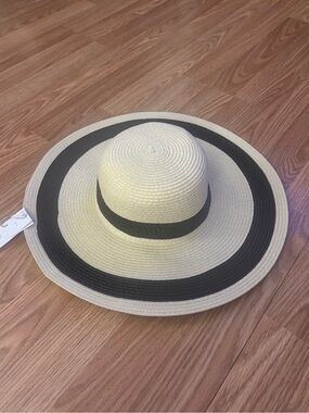 Shade & Shore Straw Floppy Sun Hat with Black Trim